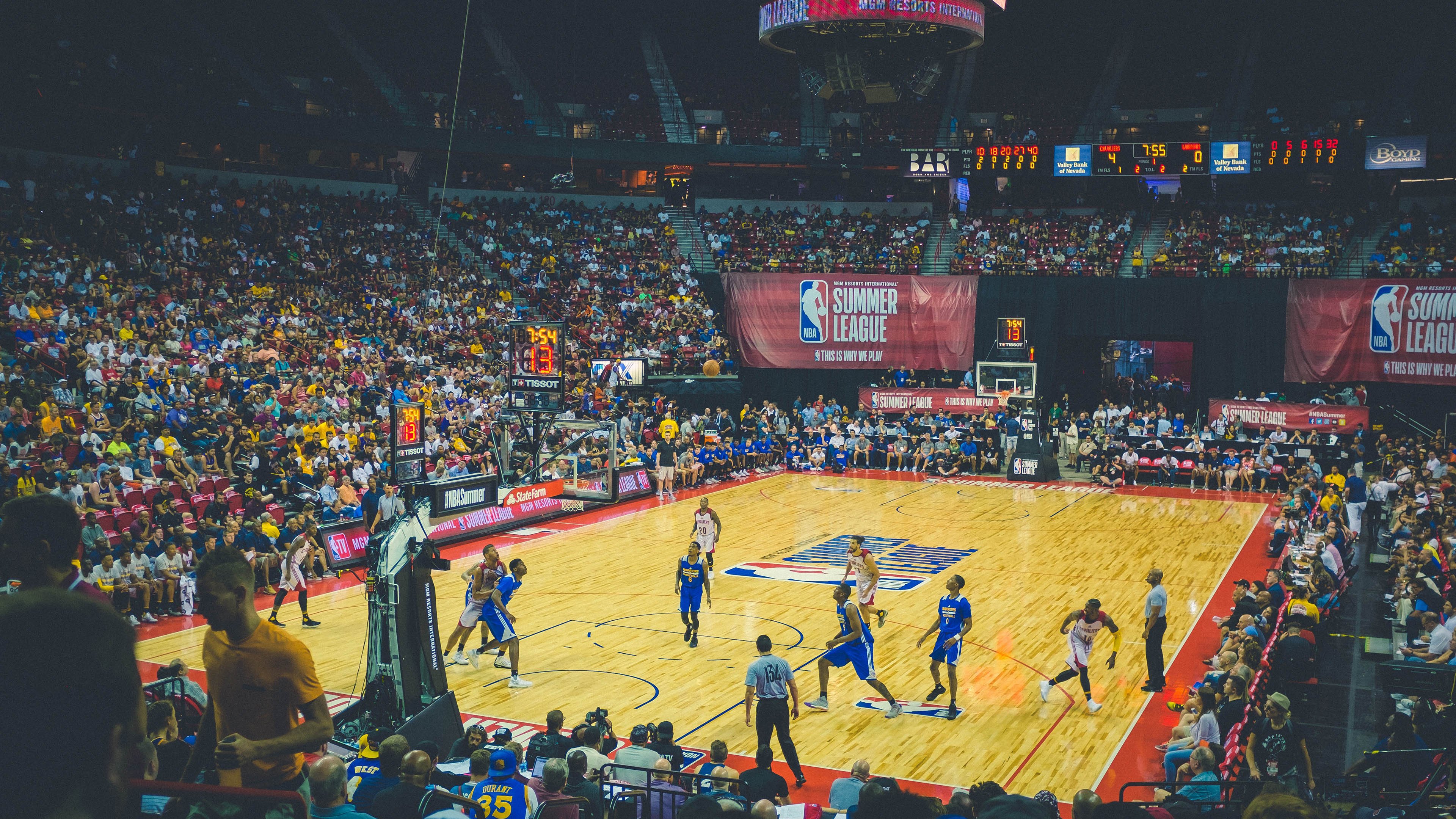 萨拉赫存在感拉满,摩纳哥与喀麦隆的隐形对决