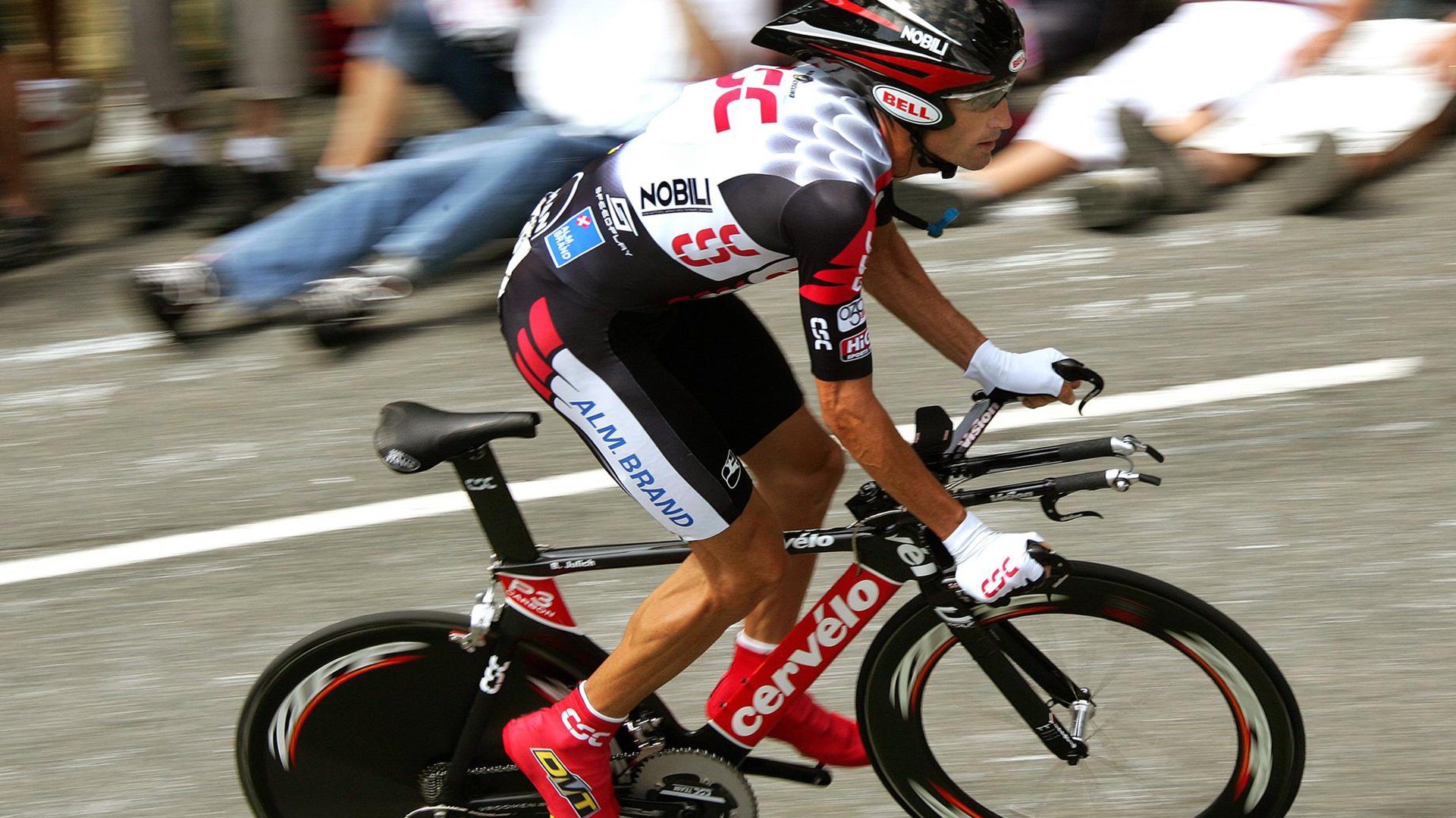 冷门之夜,泰国足球绝杀神话与羽坛新王的双重奏